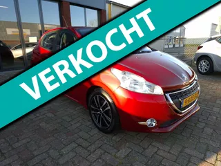Peugeot 208 1.2 VTi Envy / NAV / CruiseC / CLIMA
