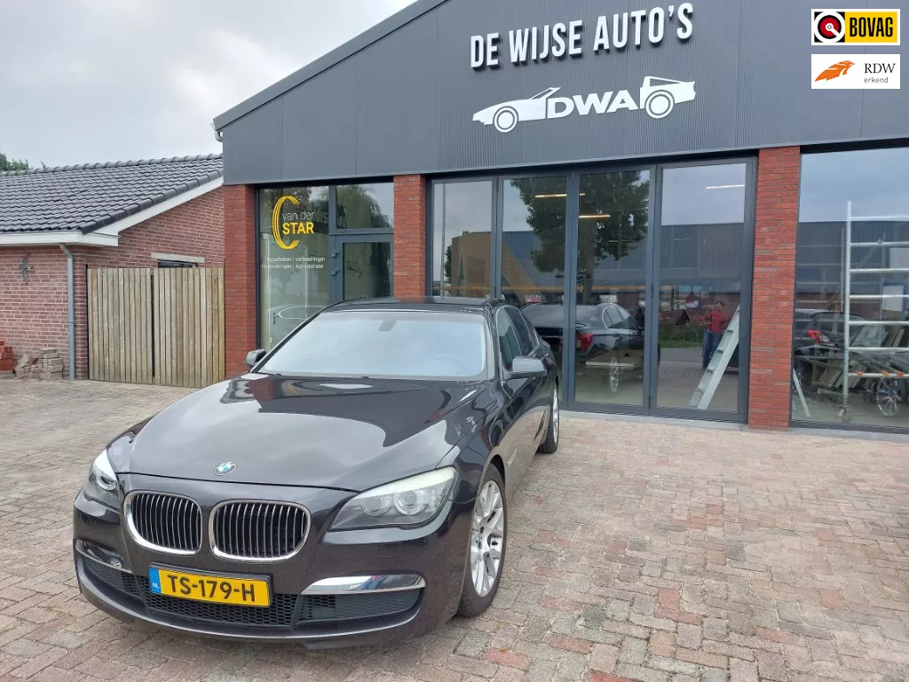 BMW 7-serie 750i Executive 4.4L 8 cilinder 408 pk YOUNGTIMER